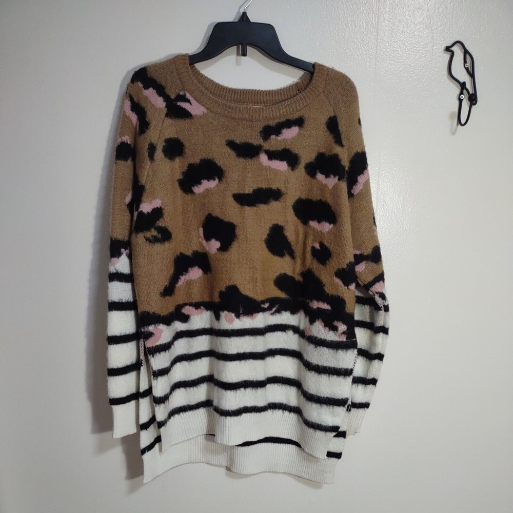A Beautiful Soul Sz A (1X 14/16) Cheetah Stripe Print Fuzzy Soft Sweater Slit